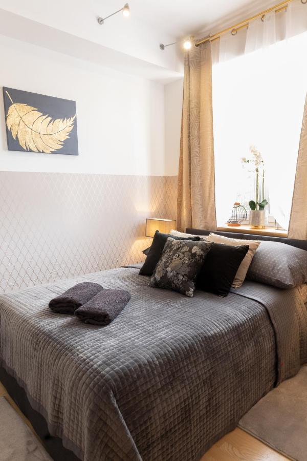 Clicktheflat Szkolna Palace Of Culture Apart Rooms Варшава Екстериор снимка