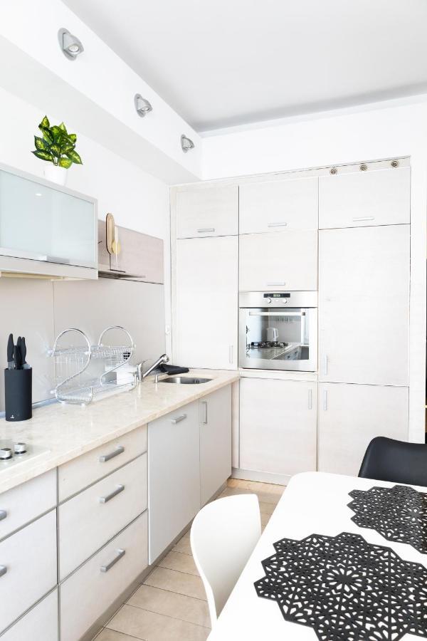 Clicktheflat Szkolna Palace Of Culture Apart Rooms Варшава Екстериор снимка