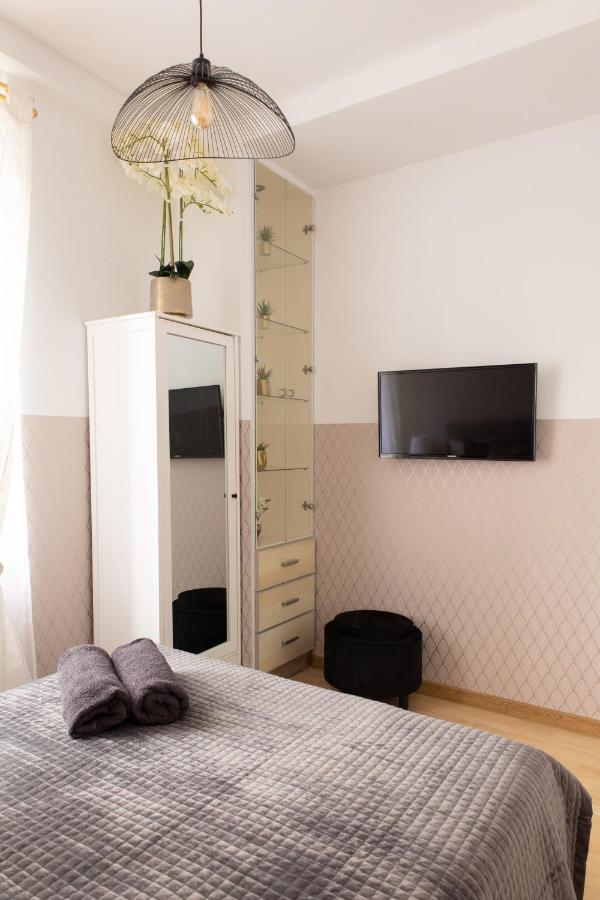 Clicktheflat Szkolna Palace Of Culture Apart Rooms Варшава Екстериор снимка